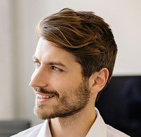 Porträtfoto von Michael Brennan, CTO und Führungsperson in Fintech- und Kryptotechnologie